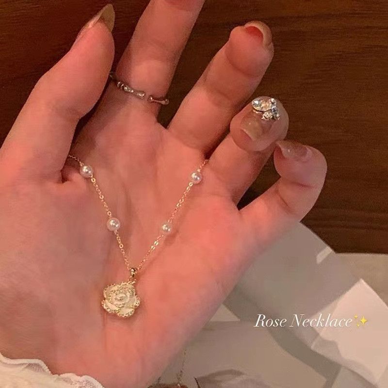 Camellia Necklace Women's 2023 Light Luxury Niche Sweater Clavicle Chain Design Niche High-end Necklace New Style