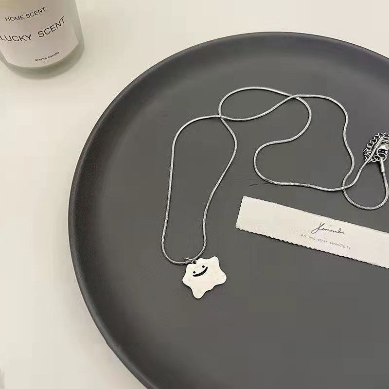 Little monster smiley face necklace for women summer 2023 new niche design simple temperament clavicle chain