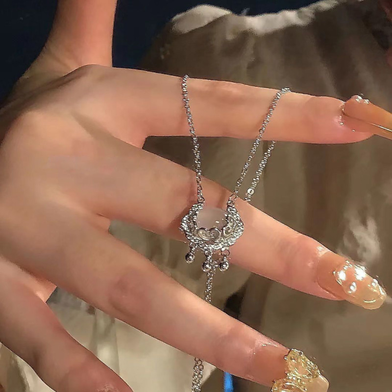 New style national style auspicious cloud lock necklace peace auspicious light luxury niche Chinese design women's clavicle chain