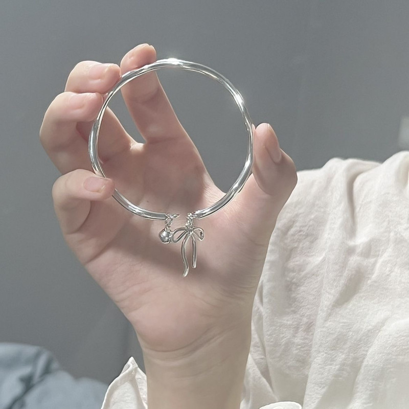 Bow bell bracelet female niche sweet fugitive princess Mobius bracelet