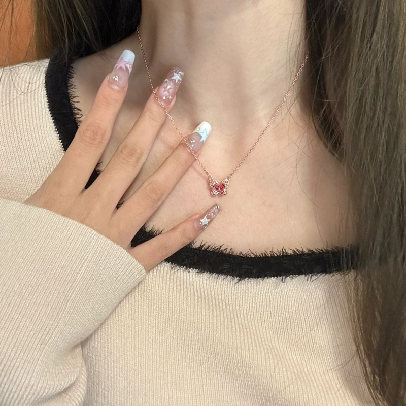 Japanese and Korean ins pendant necklace women's sweater chain style versatile clavicle chain neck necklace