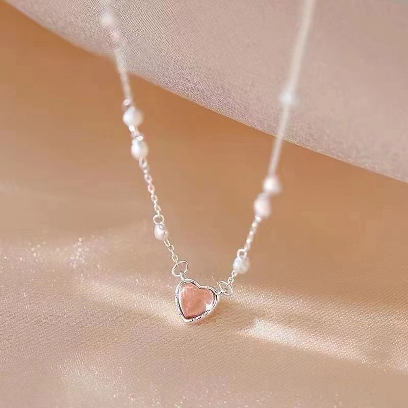 Love necklace women's light luxury niche high-end design sweet girl heart versatile ins clavicle chain wholesale