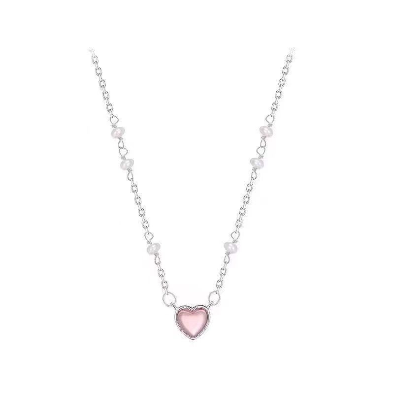 Love necklace women's light luxury niche high-end design sweet girl heart versatile ins clavicle chain wholesale