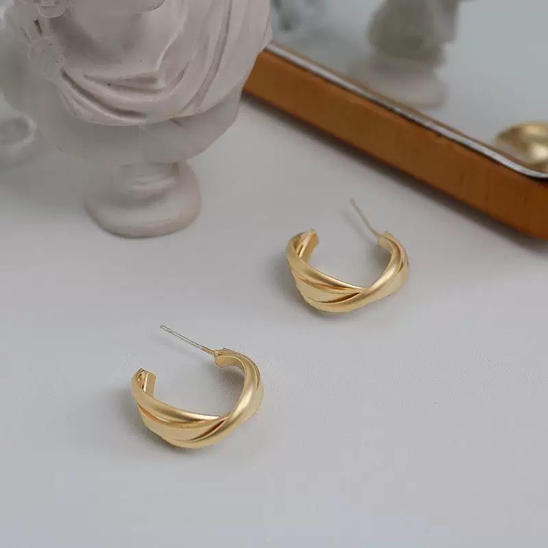 Can pull-tab earrings for women niche design high-end cold style earrings 2026 new trendy ins earrings