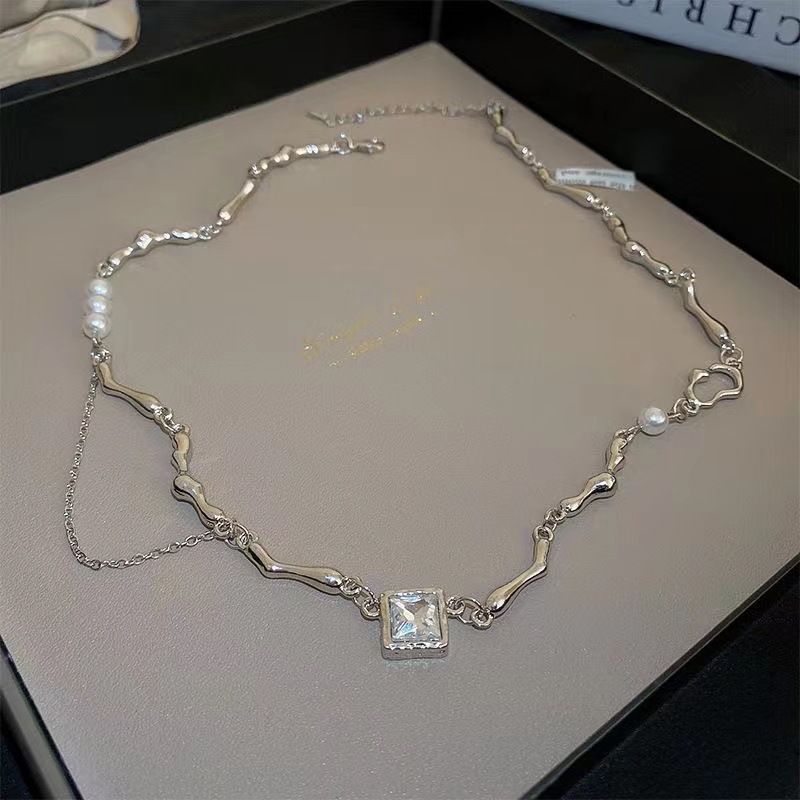 White Moonlight Necklace Women's Millennium Style Accessories Niche Design Clavicle Chain Trendy Wholesale Cross-Border Jewelry Hot Selling Style