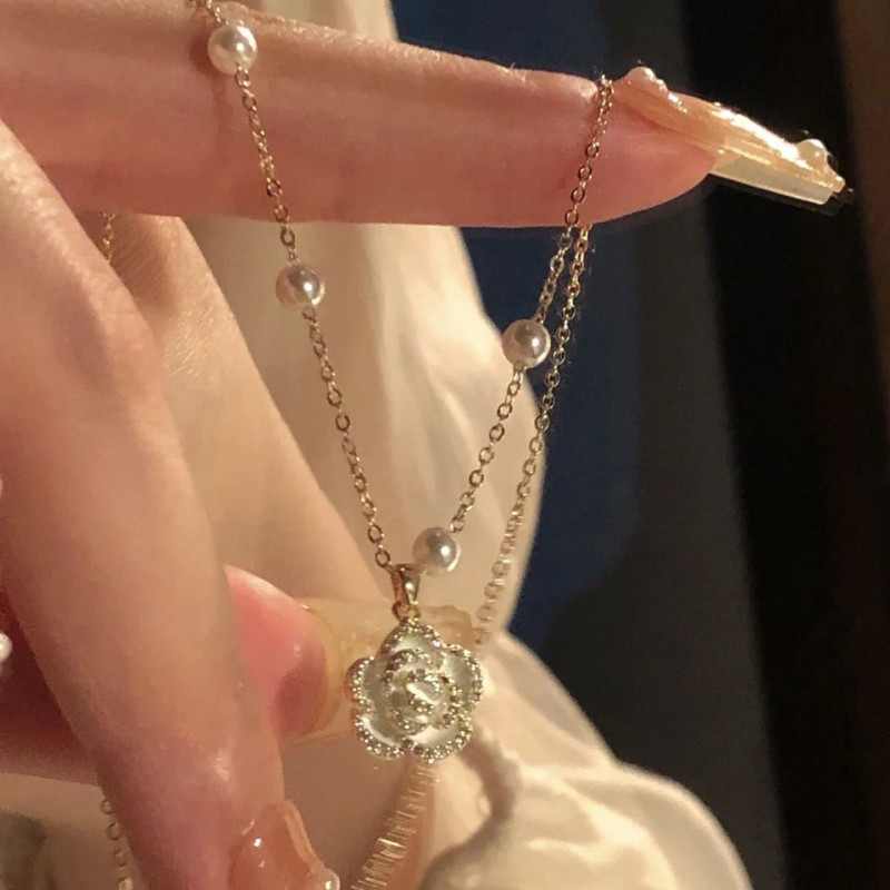 Autumn and winter versatile clavicle chain star necklace female niche design clavicle ins simple cold accessories