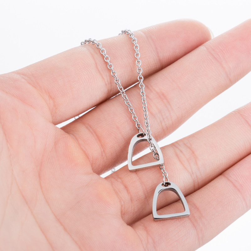 New Korean version of Korean popular necklace personalized animal necklace ladies stainless steel horseshoe necklace manufacturer spot wholesale