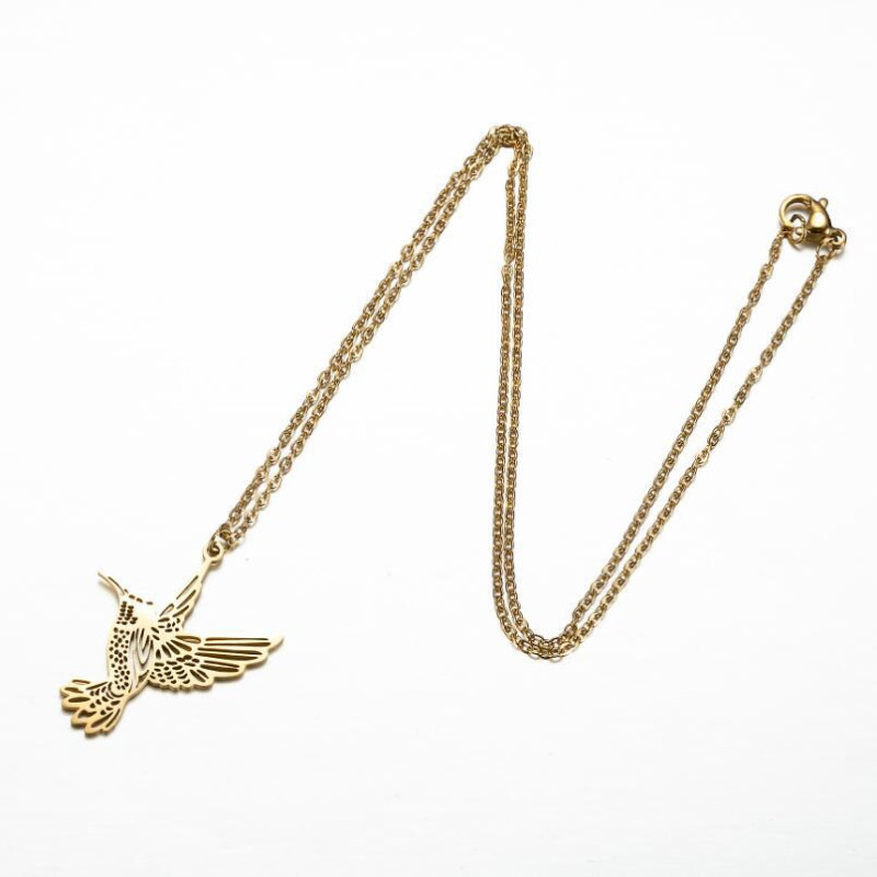 New stainless steel hummingbird pendant clavicle chain ins women's short bird swallow simple animal necklace wholesale