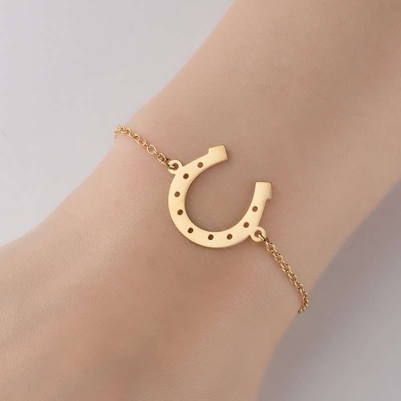 European and American fashion U-shaped horseshoe pendant bracelet ins female design niche simple personality animal bracelet wholesale
