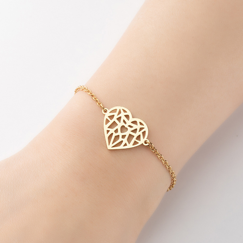 Korean fashion simple geometric hollow origami love-shaped pendant bracelet ins female niche light luxury bestie bracelet