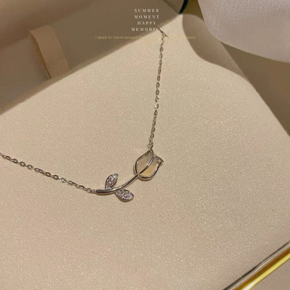 Gentle~ Tulip necklace for women ins niche design light luxury high-end small fresh design best friend clavicle chain for women