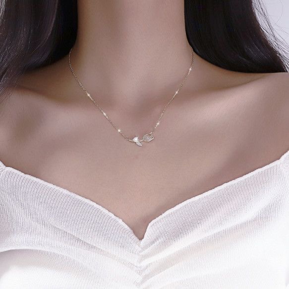 Gentle~ Tulip necklace for women ins niche design light luxury high-end small fresh design best friend clavicle chain for women