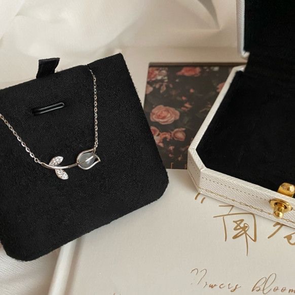 Gentle~ Tulip necklace for women ins niche design light luxury high-end small fresh design best friend clavicle chain for women
