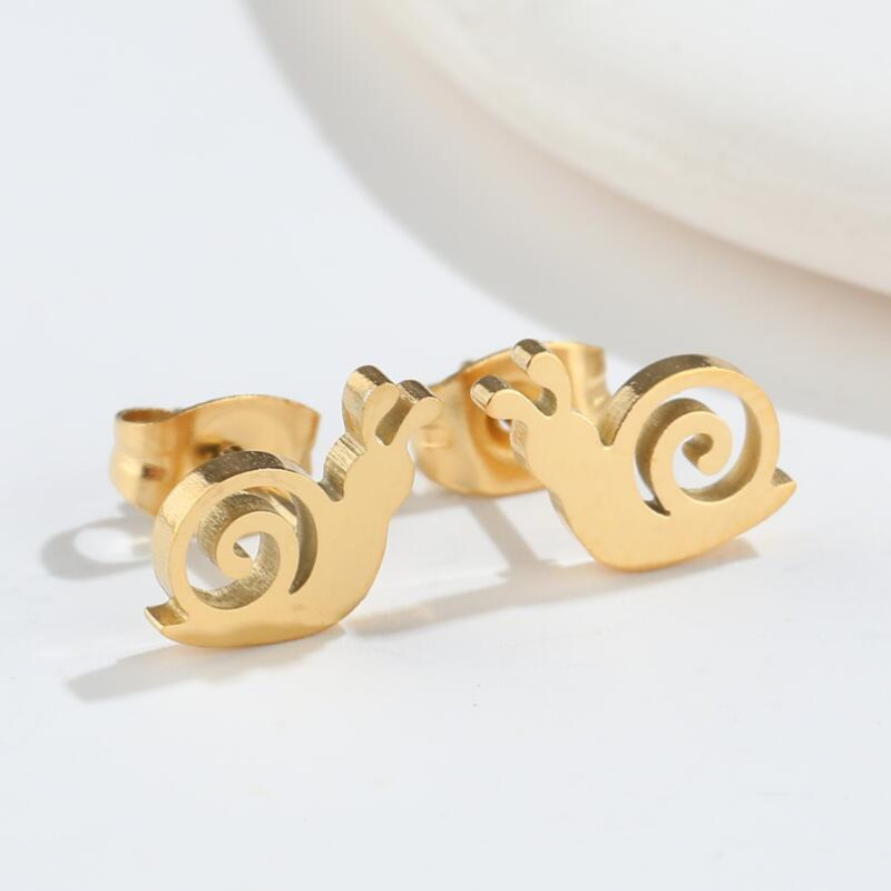 Creative new cute snail earrings ins fashion personality forest style fresh lady temperament cute little animal