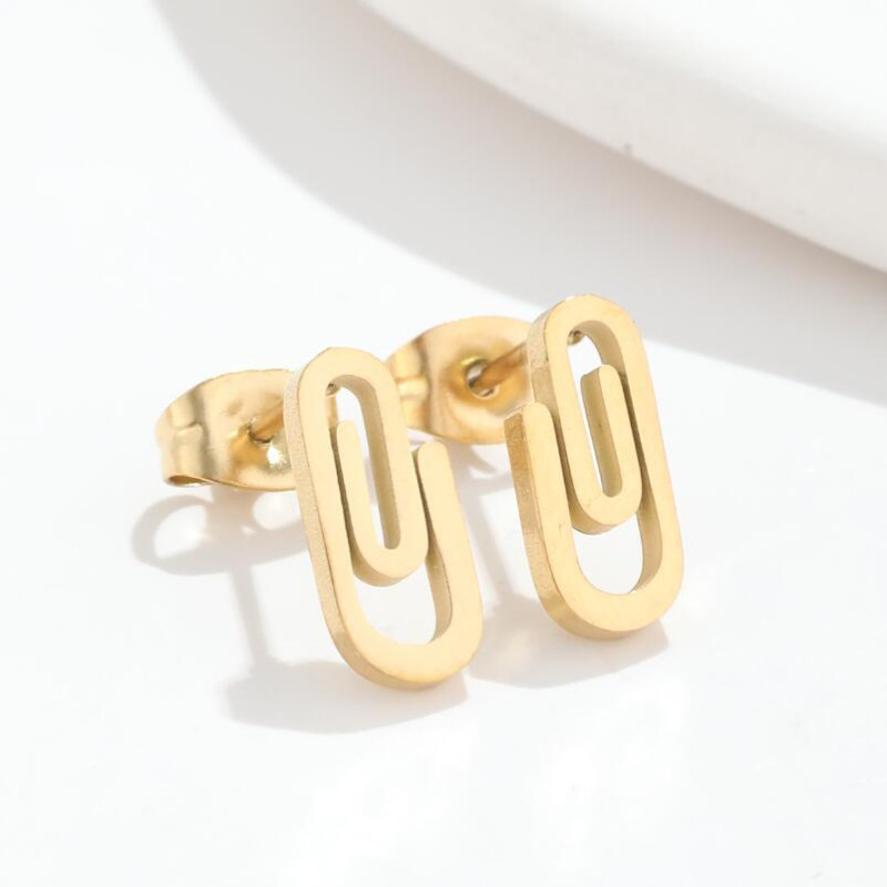 Women's new paper clip earrings niche design stainless steel simple cold style punk pin earrings wholesale