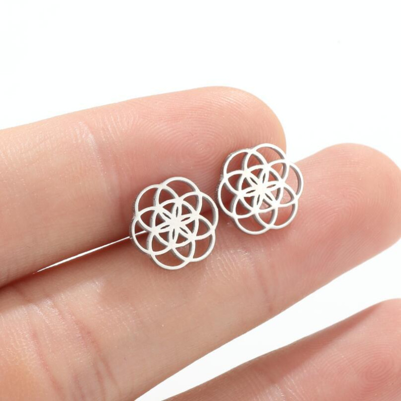 Fresh Korean retro flower earrings ins French stainless steel new rotating geometric round earrings in stock