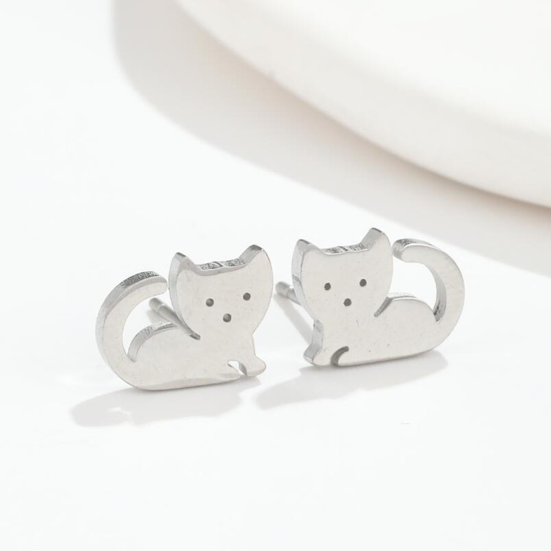 Cat earrings for women, simple and cute little animal earrings for students, Japanese and Korean style niche design stainless steel accessories wholesale