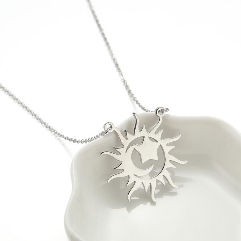 Sweater chain wholesale women's long versatile simple autumn and winter personalized pendant Korean fashion decorative chain necklace accessories