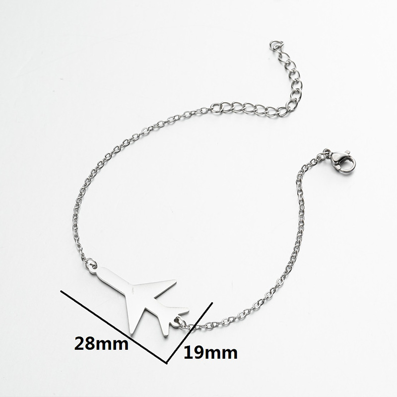 Spring new stainless steel retro face geometric love-shaped pendant bracelet bracelet manufacturer ready for wholesale