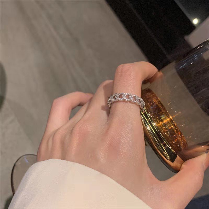 Light luxury super sparkling rhinestone ring ins style high-end niche design twist chain open ring for women trendy
