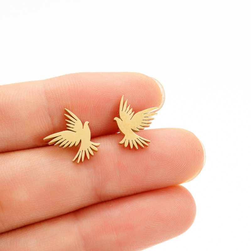 Cross-border foreign trade new punk style series hollow eagle earrings personalized retro stainless steel bird earrings wholesale