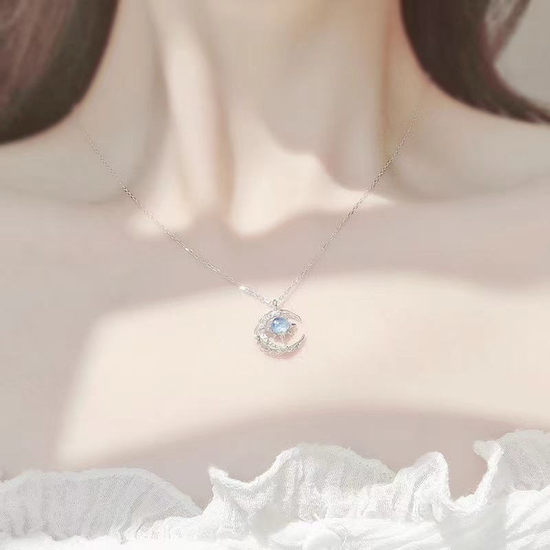Dream Falling Stars and Moon Necklace Starry Sky Women Light Luxury Niche Design Pendant Clavicle Chain Birthday Gift Star Turning Love