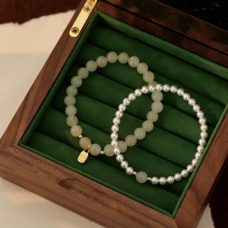 Ultra-thin bracelet for women, ins niche design, high-end new style bracelet as a birthday gift for best friend