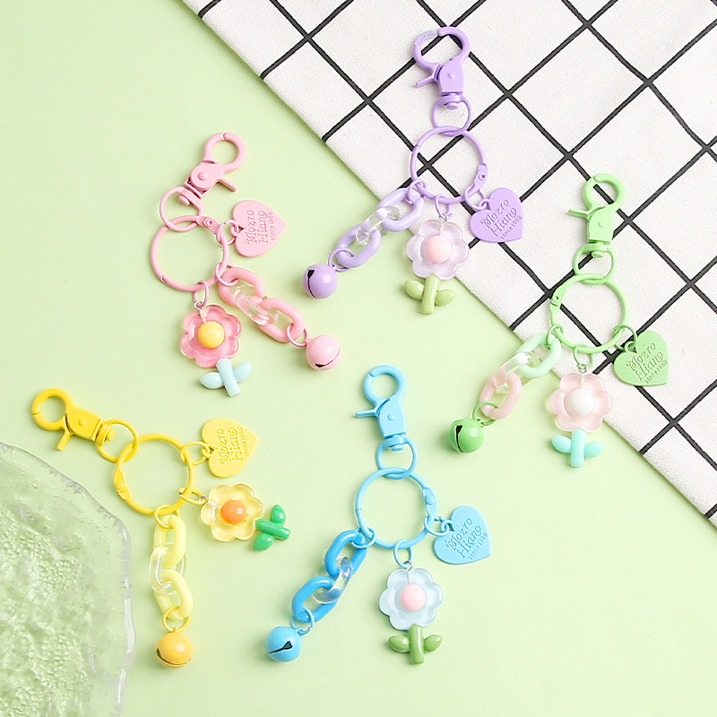 Creative acrylic flower keychain love brand DIY jewelry accessories pendant cute female student bag pendant
