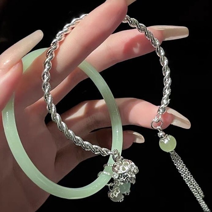 Retro style clear water green open bracelet jingle bracelet female bell sweet ins high-end sense flow