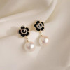 Design niche black camellia necklace women's clavicle chain 2022 new ins simple temperament necklace summer