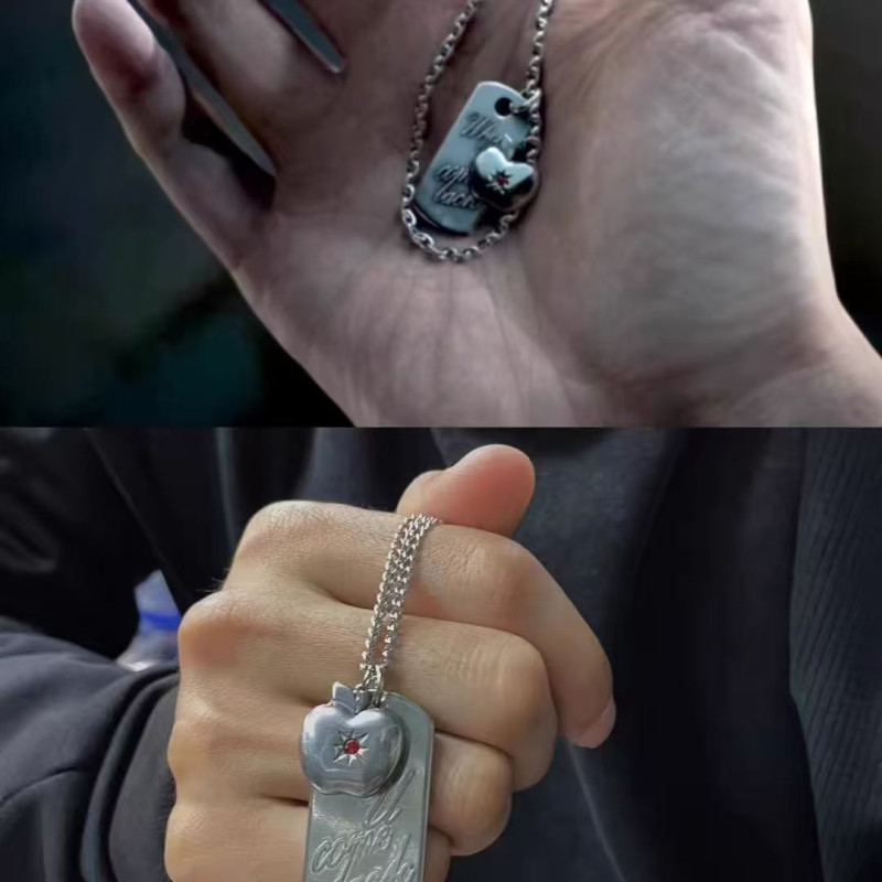 Love and Deep Space Xia Yizhi's same style metal square necklace chain clavicle chain trendy official same style