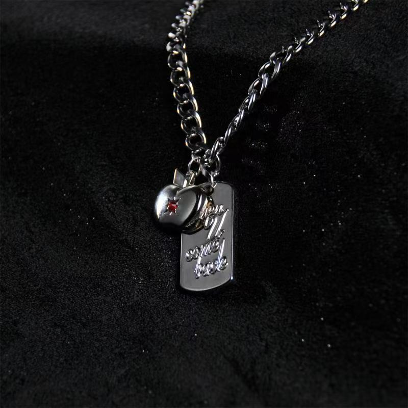 Love and Deep Space Xia Yizhi's same style metal square necklace chain clavicle chain trendy official same style