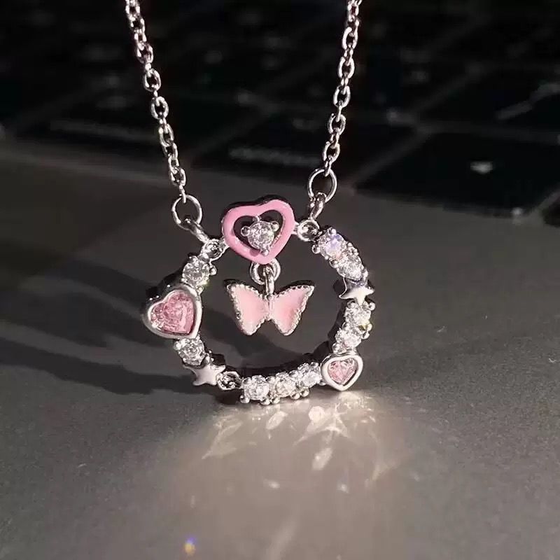 Niche design high-end clavicle chain trendy white moonlight necklace women's sweet and cool accessories necklace