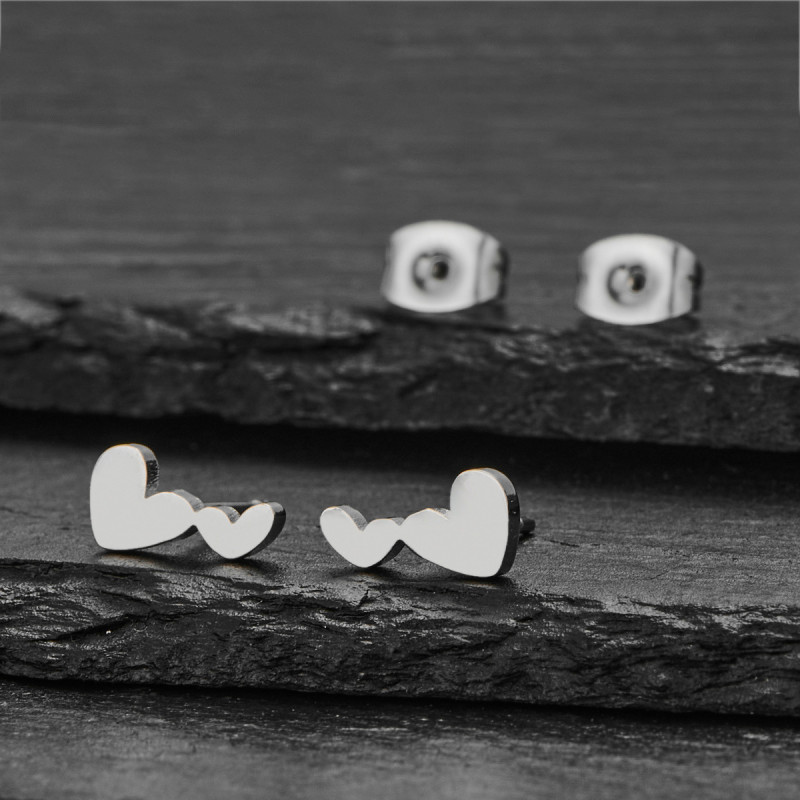 Niche design heart-shaped earrings Korean style simple love earrings for women ins personality sweet temperament accessories