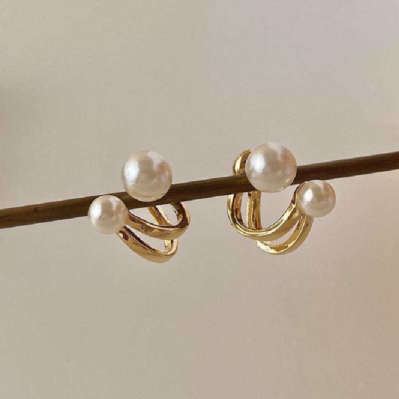 Earrings for women French high-end temperament earrings niche design earrings retro light luxury earrings wholesale without pierced ears