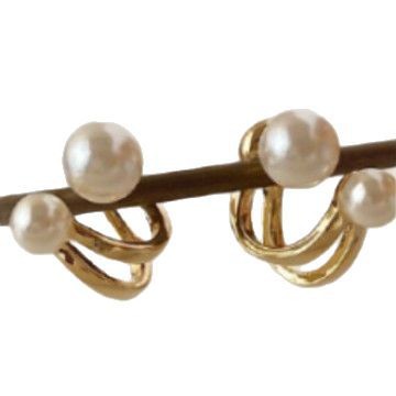 Earrings for women French high-end temperament earrings niche design earrings retro light luxury earrings wholesale without pierced ears