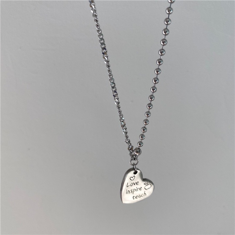 2025 new collection necklace for women ins niche design high-end clavicle chain jewelry pendant