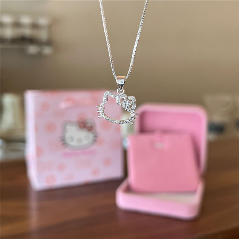 Commuting style fashionable girl necklace, versatile and sweet student internet celebrity popular wholesale pendant light luxury niche female necklace