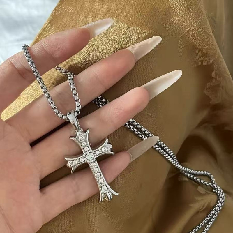 Water drop pendant necklace women's light luxury niche clavicle chain high-end bestie 2025 new hot style