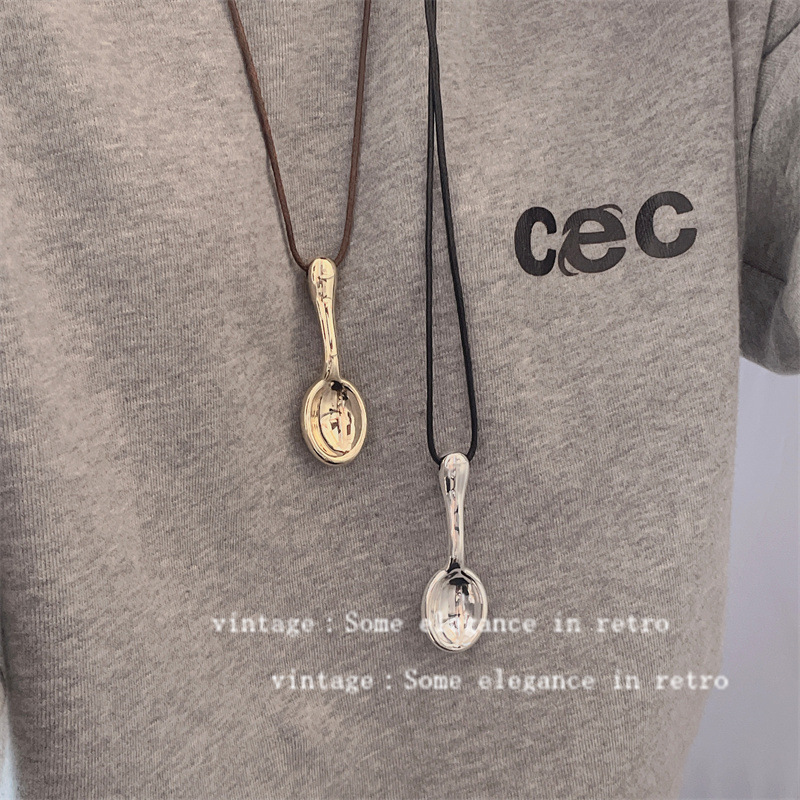 Eat and drink without worries, drawstring design spoon necklace for women 2025 new long sweater chain, light luxury and high-end accessories