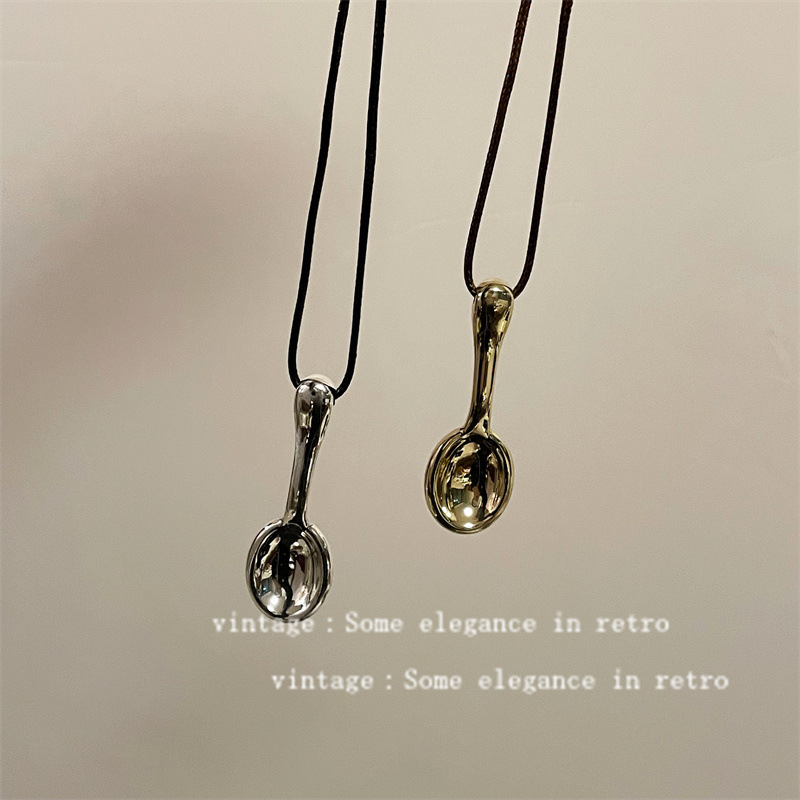 Eat and drink without worries, drawstring design spoon necklace for women 2025 new long sweater chain, light luxury and high-end accessories