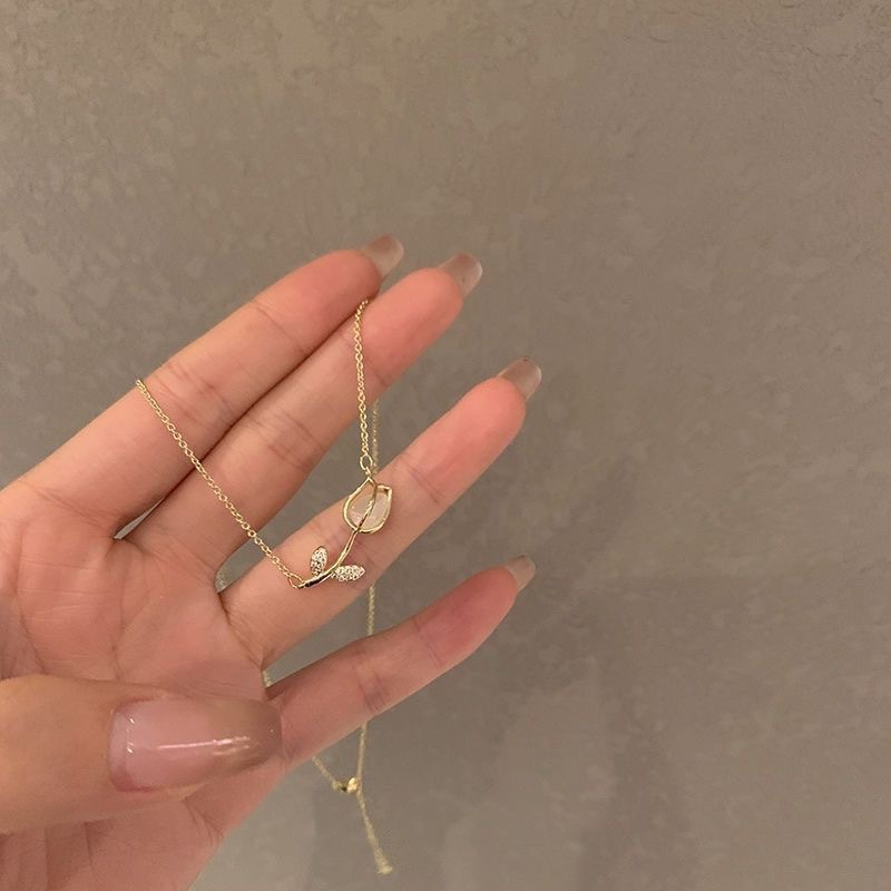 Tulip Necklace Women's Light Luxury Niche High-end Sense Ins Color-proof Bestie Clavicle