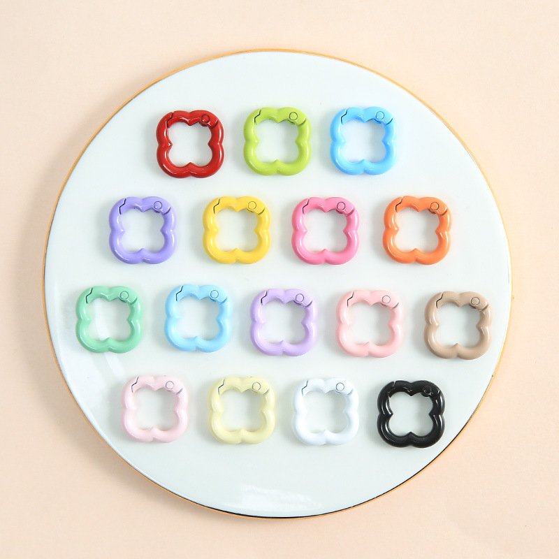 New Creative Four-leaf Clover Spring Buckle Jewelry Accessories Connecting Ring Keychain
