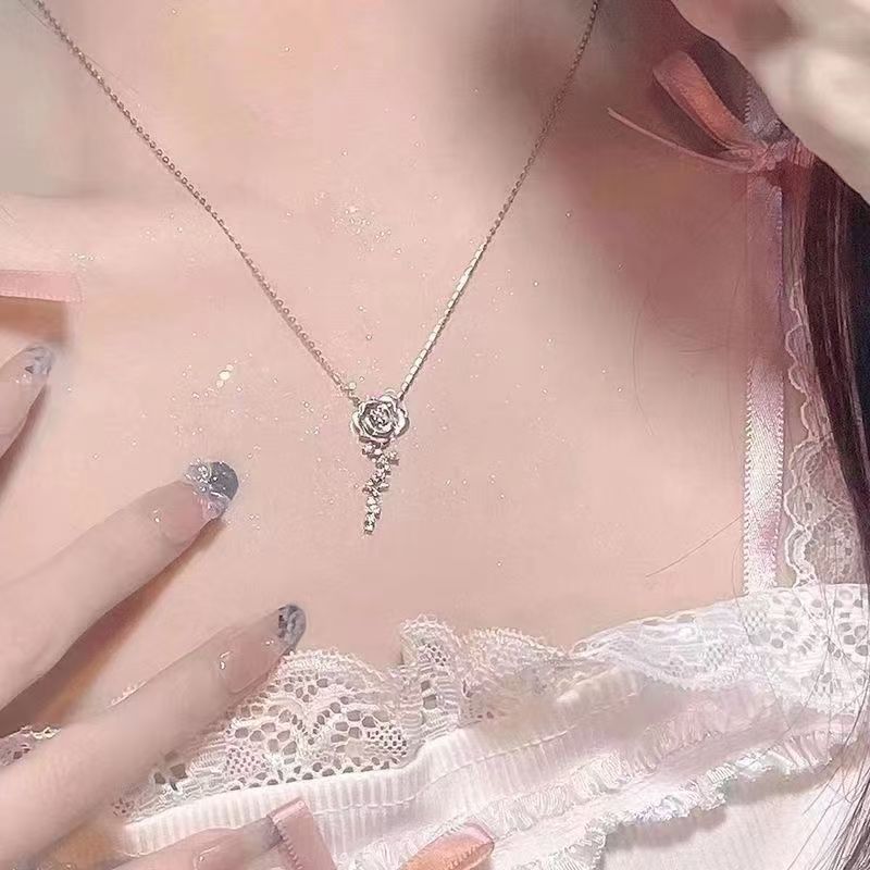 Rose Nebula Necklace Women's Niche Design Pendant Light Luxury Gentle Fairy Versatile