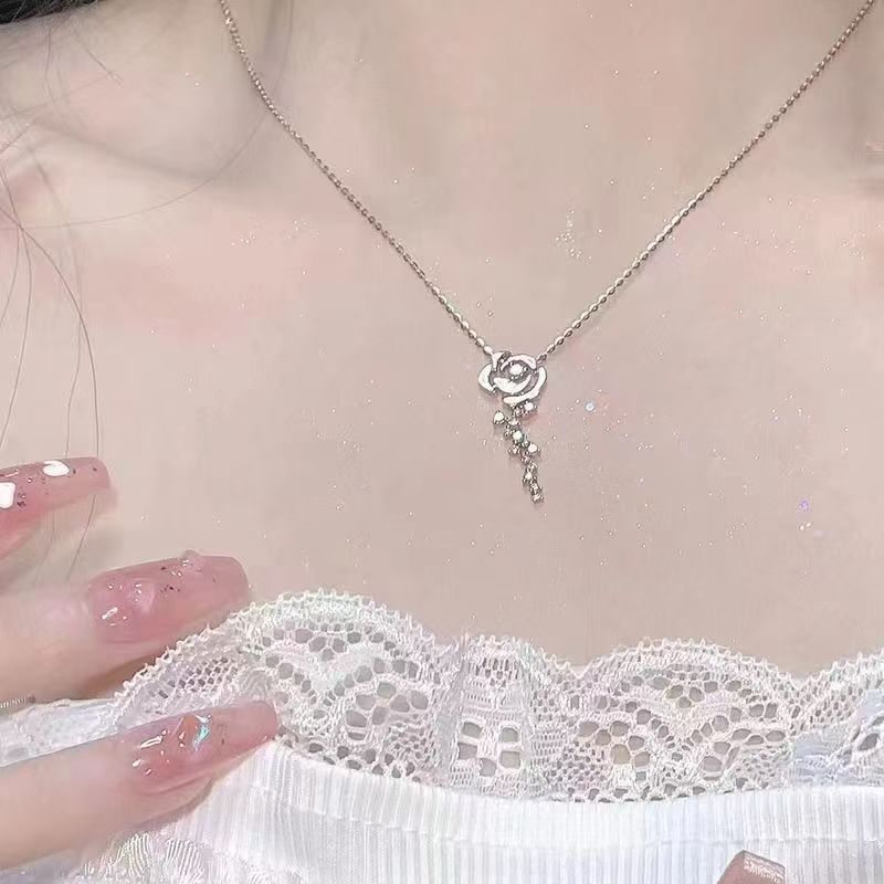 Rose Nebula Necklace Women's Niche Design Pendant Light Luxury Gentle Fairy Versatile