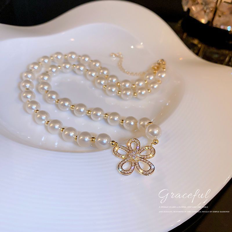 Pearl Necklace Women's Short 2025 New Hot Style Versatile Light Luxury Niche Autumn and