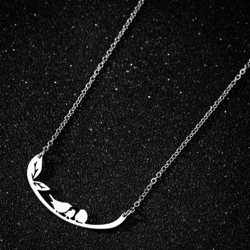New Stainless Steel Hollow Cat and Bear Necklace for Women, Versatile Bird and Lion