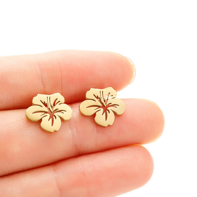 New Fashion Temperament Stainless Steel Hollow Small Fresh Flowers Simple Earrings Ear