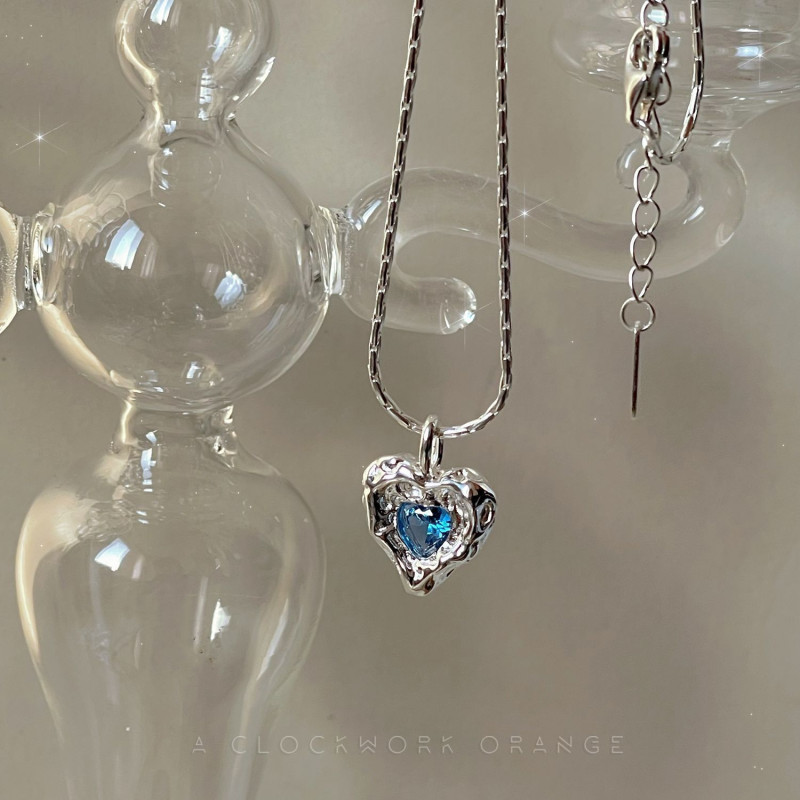 Blue Love Necklace for Women, High-end Girl, Sweet Niche Design, Hip-hop Stacked Ins