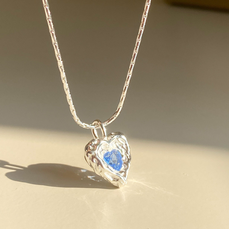 Blue Love Necklace for Women, High-end Girl, Sweet Niche Design, Hip-hop Stacked Ins